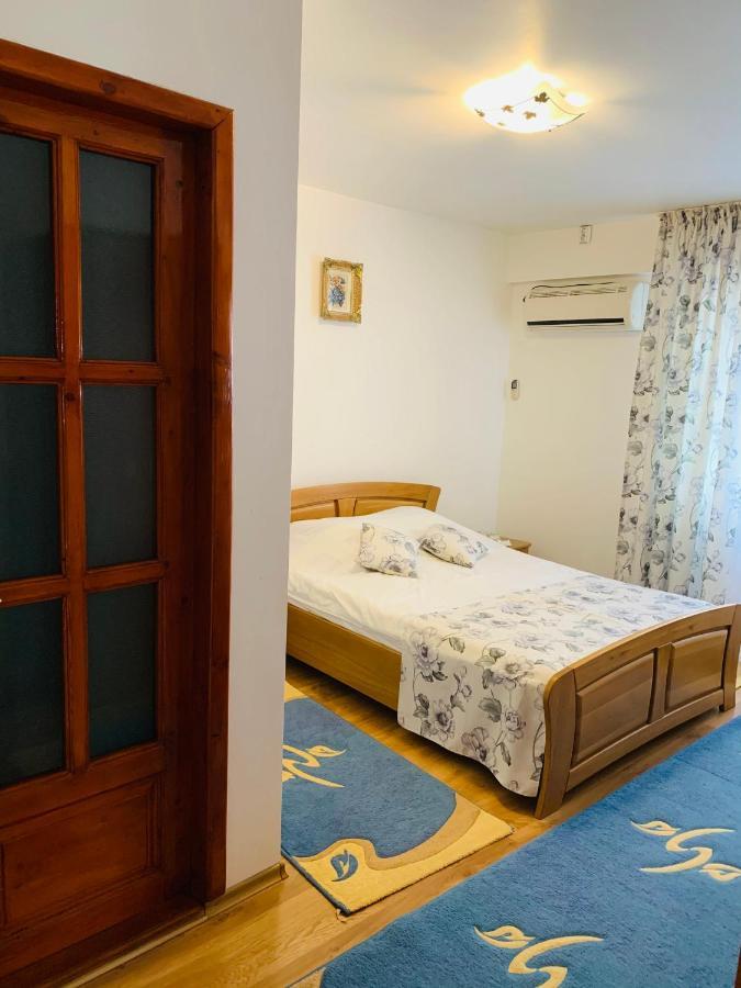 Alex & Maria Hotel Carpinisu Ngoại thất bức ảnh