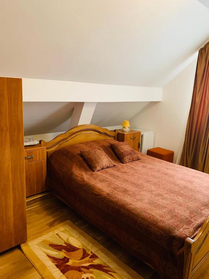 Alex & Maria Hotel Carpinisu Ngoại thất bức ảnh