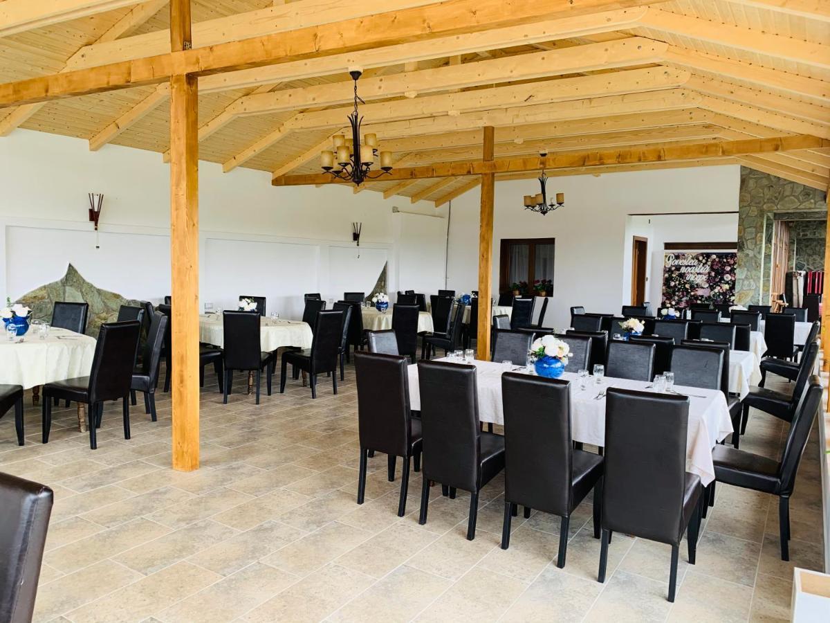Alex & Maria Hotel Carpinisu Ngoại thất bức ảnh