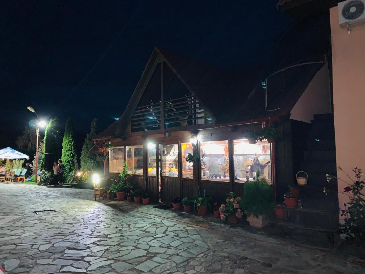 Alex & Maria Hotel Carpinisu Ngoại thất bức ảnh