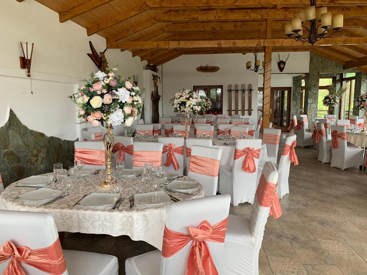 Alex & Maria Hotel Carpinisu Ngoại thất bức ảnh